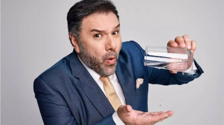 Ο Γρηγόρης Αρναούτογλου μετράει αντίστροφα τις ημέρες μέχρι τα Χριστούγεννα [εικόνα]