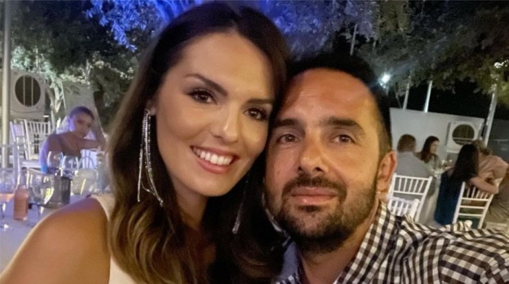 Κρίστη Αγαπίου - Πανίκος Λειβαδιώτης: Βραδινό κολύμπι μαζί με τα παιδιά τους [εικόνες]