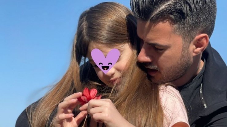 Γιάννης Τσιμιτσέλης: Μας έδειξε το πρόσωπο της κόρης του [εικόνα]