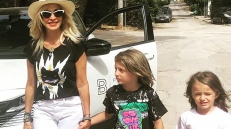 Η Άννα Βίσση απαντά εαν έχουν συνειδητοποιήσει τα εγγόνια της ποια είναι η γιαγιά τους