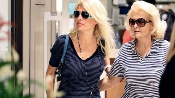 Ελένη Μενεγάκη: Η μητέρα της συναντήθηκε και φωτογραφήθηκε με τον Boris Johnson [εικόνα]