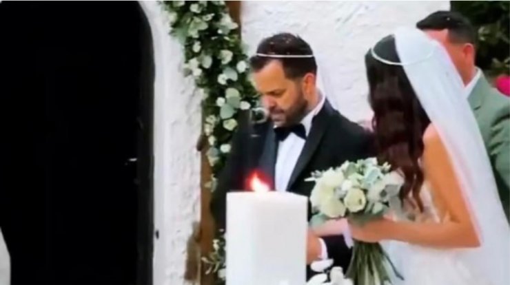 Ο Νίκος Απέργης και η σύντροφός του, παντρεύτηκαν σε μια λαμπερή τελετή [εικόνες]