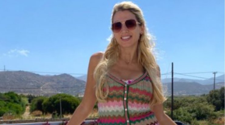 Κωνσταντίνα Σπυροπούλου: Ποζάρει αγκαλιά με τη μητέρα της στον πέμπτο μήνα εγκυμοσύνης της [εικόνα]