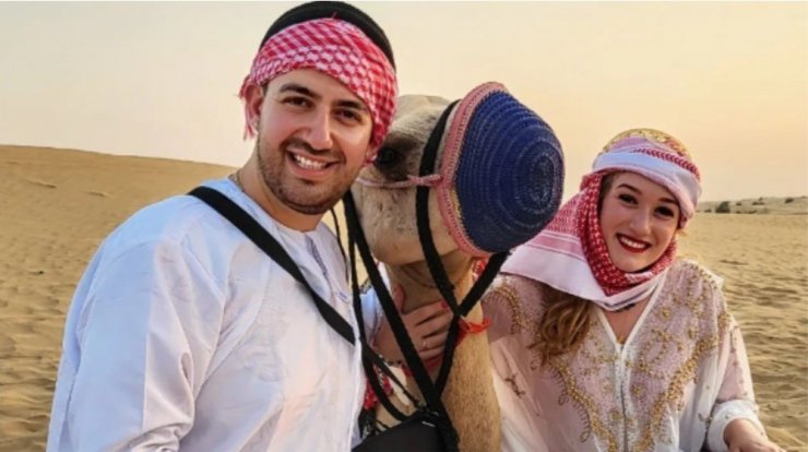 Μαυρίκιος - Ιλάειρα: Κάνουν safari με καμήλες στην έρημο του Dubai [εικόνες & βίντεο]