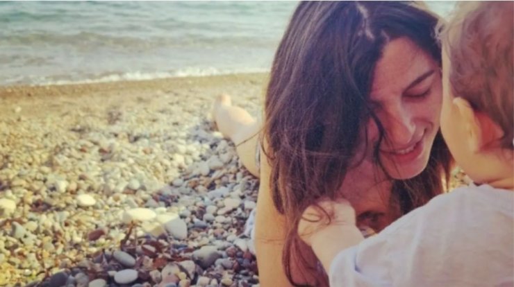 Αντωνία Χαραλάμπους: Το βίντεο με τον γιο της να δοκιμάζει τις ικανότητες του στο πιάνο!