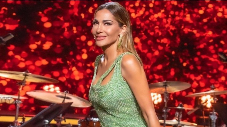 Δέσποινα Βανδή: Η selfie με επώνυμο Έλληνα σε παράσταση του Μπισμπίκη [εικόνες]