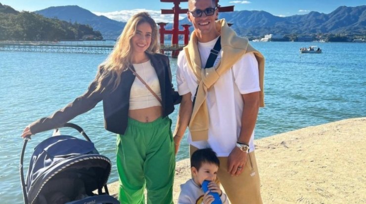 Πιέρος Σωτηρίου - Μαρία Κορτζιά: Τα παιχνίδια μαζί με τα παιδιά τους στην Disneyland [εικόνες]