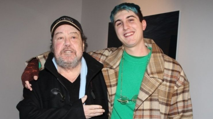 Γιάννης Πάριος: Συγκινείται όταν ακούει τον γιο του, Good Job Nicky, να τραγουδάει on stage