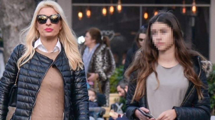Ελένη Μενεγάκη: Έβαλαν σε εξώφυλλο περιοδικού λάθος κορίτσι για κόρη της και έτσι αντέδρασε [βίντεο]
