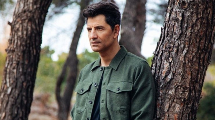 Γνωστός Έλληνας τραγουδιστής σχολιάζει: "Η συνεργασία με τον Ρουβά ήταν ένα λάθος " [βίντεο]