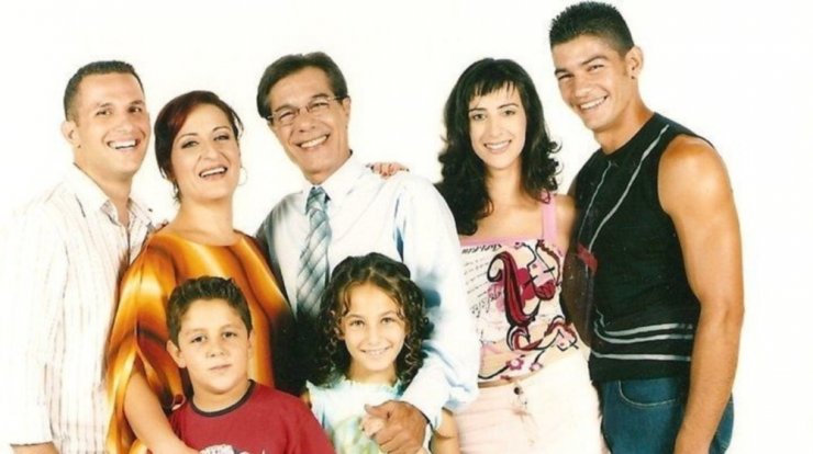 Οι "Τάκκοι" 20 χρόνια μετά ερμηνεύουν και συγκινούν το τραγούδι έναρξης της σειράς [βίντεο]