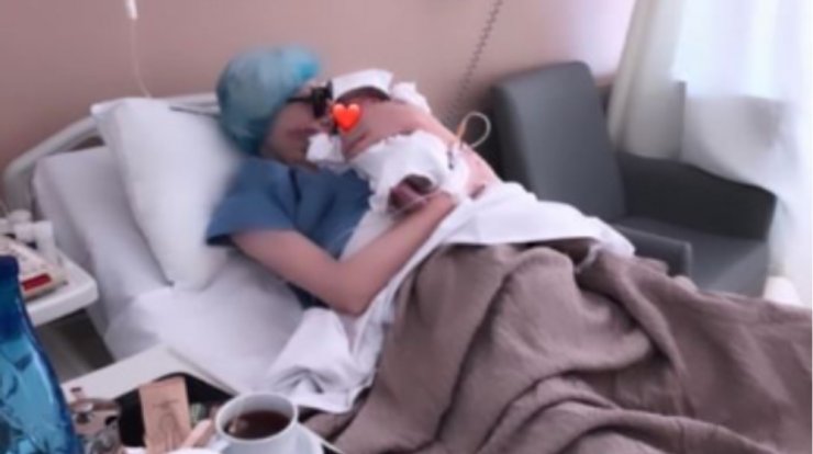 Τζούλια Αλεξανδράτου: Για πρώτη φορά μας δείχνει το πρόσωπο της νεογέννητης κόρης της από το μαιευτήριο [εικόνα & βίντεο]