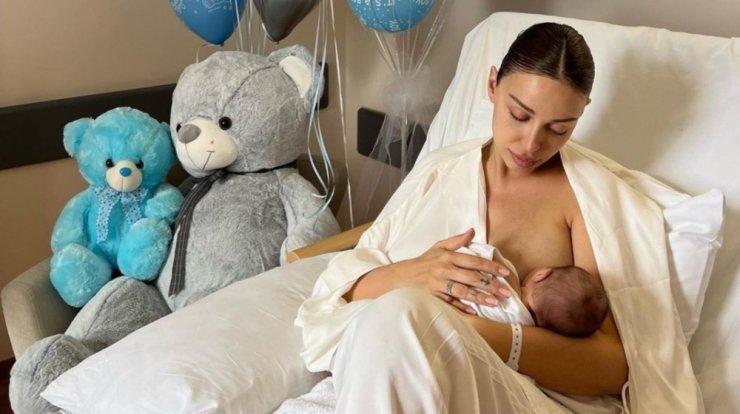 Ελένη Φουρέιρα: Γιορτάζει την ημέρα των ερωτευμένων μαζί με τον γιο της σε μια εικόνα όλο γλύκα