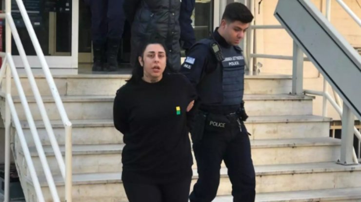 Συνελήφθη η Super Κική: Με χειροπέδες μετά την κράτησή της στη φυλακή [εικόνες]