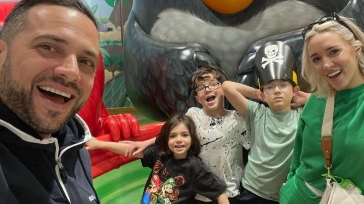 Καλομοίρα: Το φωτογραφικό άλμπουμ με τα παιδιά και τον σύζυγό της στη Νέα Υόρκη [εικόνες]