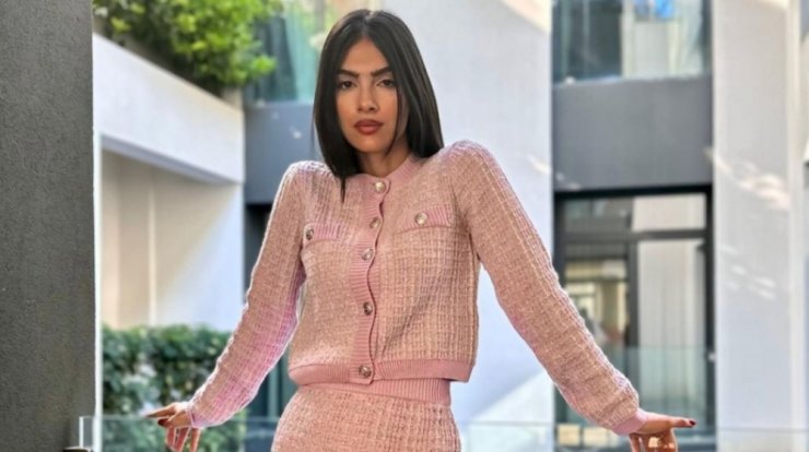 Η Άντρεα Κυριάκου αποκάλυψε πως θα ονόμαζαν αρχικά την κόρη τους και την απόφαση του Γιώργου Μερκή [εικόνες]