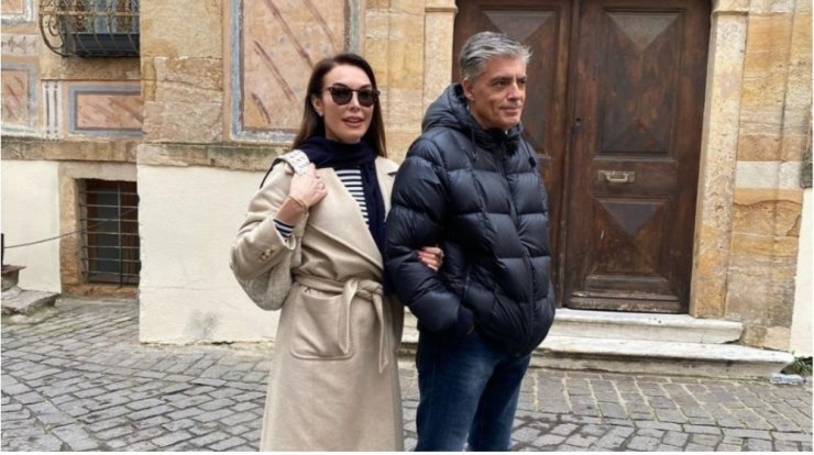 Τατιάνα Στεφανίδου: Ο Νίκος Ευαγγελάτος έχει γενέθλια και τα γιορτάζει με μια ιδιαίτερη τούρτα [εικόνα]