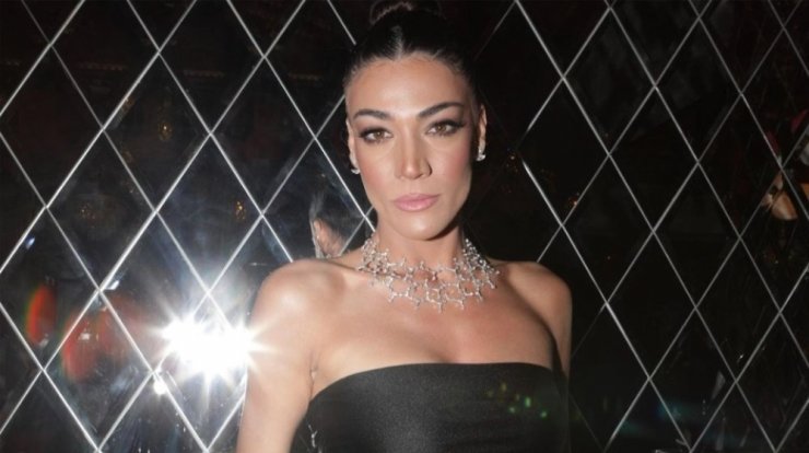 Ήβη Αδάμου: Στο νοσοκομείο η τραγουδίστρια [εικόνα]