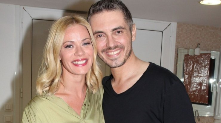 Μιχάλης Χατζηγιάννης: Η συνάντηση με την Μακρυπούλια και το κόκκινο τριαντάφυλλο που της πρόσφερε [εικόνες]