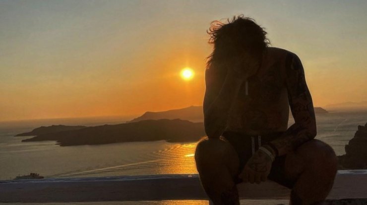 Έλληνας τραγουδιστής εξομολογείται: "Με λήστεψαν, με χτύπησαν"