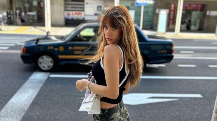 Μαρία Κορτζιά: Στους δρόμους του Τόκιο με το πιο hot αξεσουάρ της σεζόν 