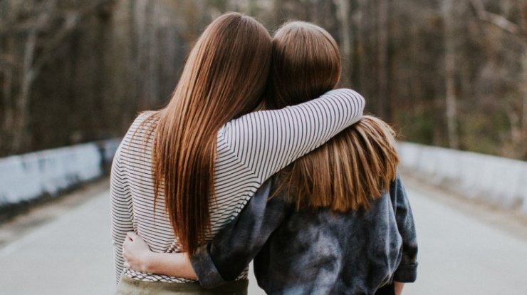 3 φράσεις που ΔΕΝ πρέπει να λέμε στους φίλους μας