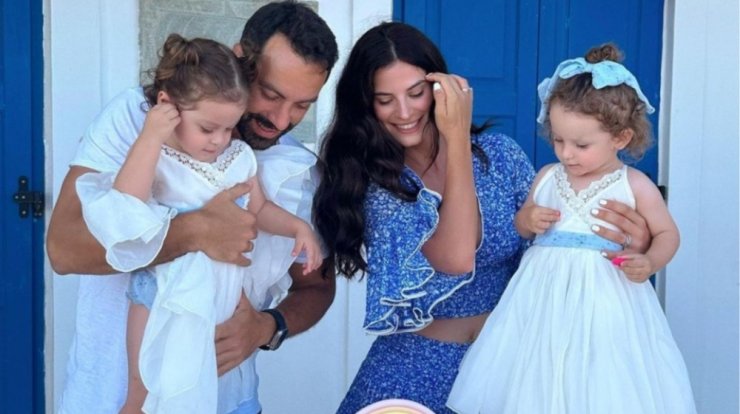 Χριστίνα Μπόμπα: "Στο σπίτι μας γίνεται του φιλιού" [εικόνα] 