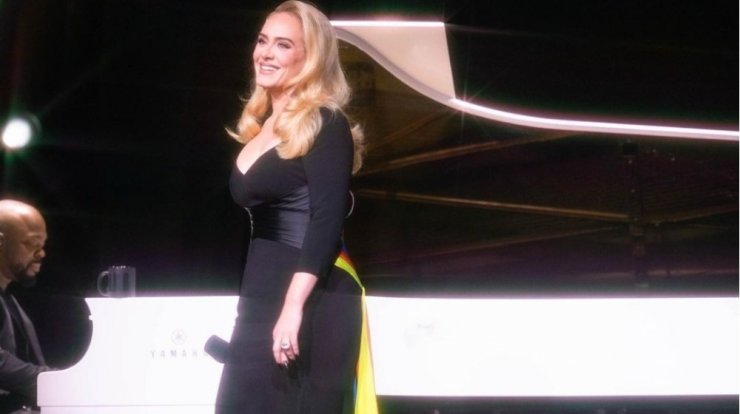 Adele: Διέκοψε τη ροή της συναυλίας της - "Θα σας σκοτώσω" - Τι συνέβη; [βίντεο]