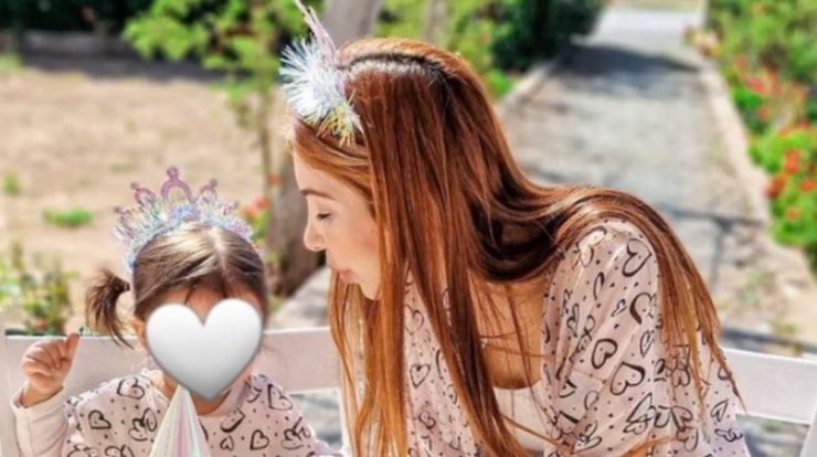 Χριστιάνα Θεοδώρου: Μας έδειξε την κόρη της Χρύσα, να φτιάχνει τα νύχια της σε spa [βίντεο]