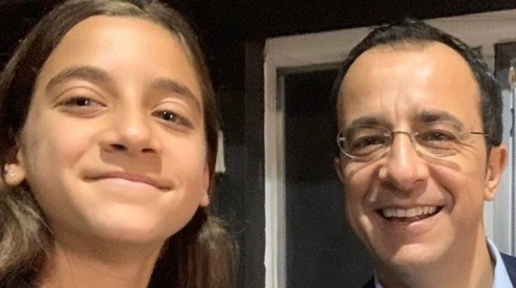 Νίκος Χριστοδουλίδης: Η συνεργασία της κόρης του με γνωστή Κύπρια τραγουδίστρια επί σκηνής [εικόνα] 