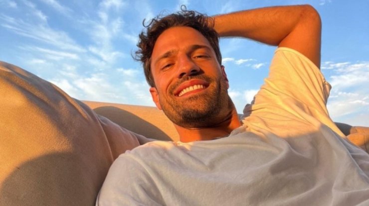 Κωνσταντίνος Αργυρός: Κάνει surf σε μαγευτικό τοπίο και καθηλώνει τους followers του [βίντεο]