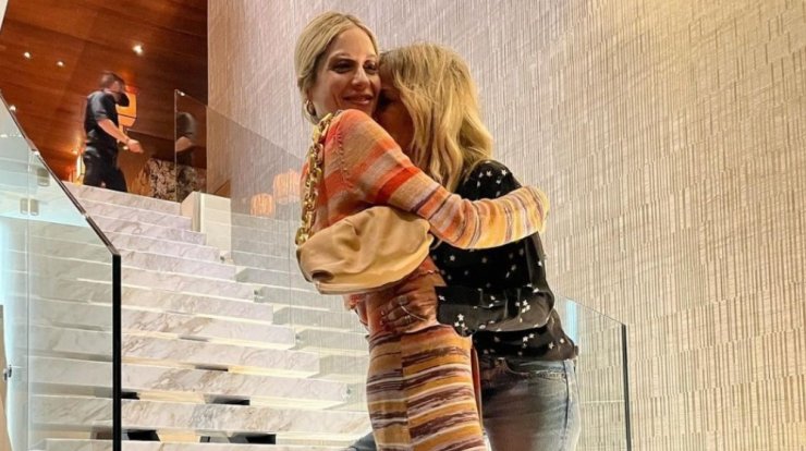 Σοφία Καρβέλα: Η στιγμή που ρωτάει την Άννα Βίσση on air αν είναι χωρισμένοι με τον Καρβέλα [βίντεο]