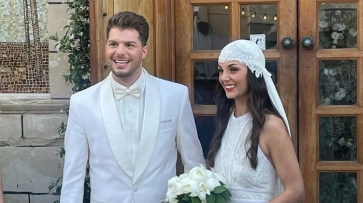 Λούκας Γιώρκας: Φωτογράφησε τη σύζυγό του στις διακοπές τους στην Τανζανία [εικόνες]