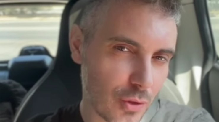 Μιχάλης Χατζηγιάννης: Τραγουδά μέσα στο αυτοκίνητό του - "Είναι η στιγμή που απολαμβάνω τη βόλτα" [βίντεο]