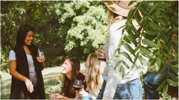 Tι παρατηρεί κάποιος όταν σε γνωρίζει πρώτη φορά; 