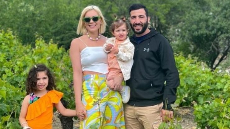 Άντρη Καραντώνη - Νεοκλής Σκουρουμούνης: Γιορτάζουν την 8η επέτειο γάμου τους [εικόνες]