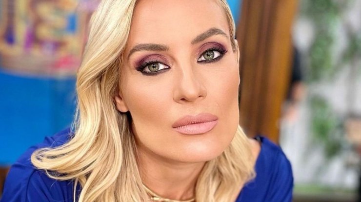 Ελεονώρα Μελέτη: Η κίνηση της κόρης της όταν την πέτυχε να κλαίει γοερά στο δωμάτιο της [βίντεο]