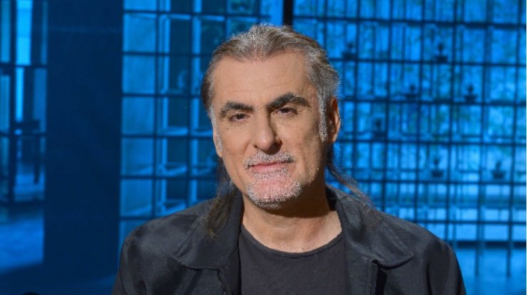 Φίλιππος Πλιάτσικας: Η αποκάλυψη on air για τον πολιτικό γάμο που έκανε με τη σύντροφό του