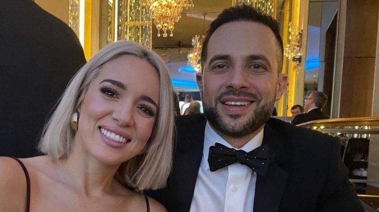 Καλομοίρα - Μπούσαλης: Γιορτάζουν την επέτειο γάμου τους με εικόνα από τα παιδικά τους χρόνια