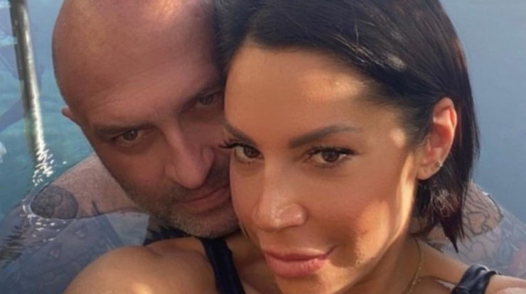 Μαριάντα Πιερίδη - Δημήτρης Κατριβέσης: "Δεν μένουν μαζί" [βίντεο]