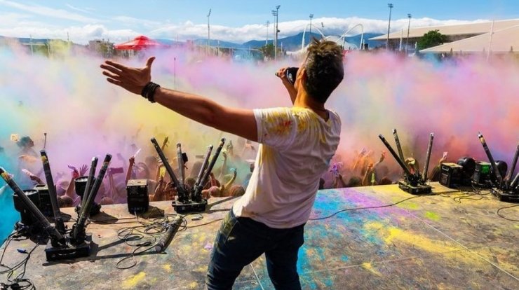 Έλληνας παρουσιαστής δεν έφτιαχνε την τηλεόραση της μητέρας του για να μην μάθει τον χωρισμό του