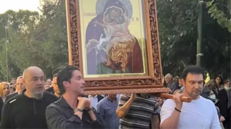 Νίκος Οικονομόπουλος: Θα συνοδεύσει την εικόνα της Παναγίας της Παρηγορήτριας στην Κύπρο [βίντεο]