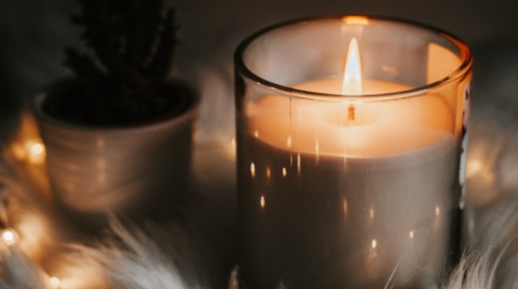 Γιατί δεν πρέπει να ανάβεις αρωματικά κεριά στον χώρο σου