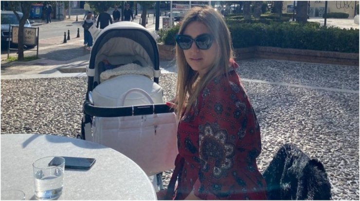 Κρίστυ Παπαδοπούλου: Τα παιχνίδια του γιου της μέσα στη νυχτά στο κρεβατάκι του [βίντεο]