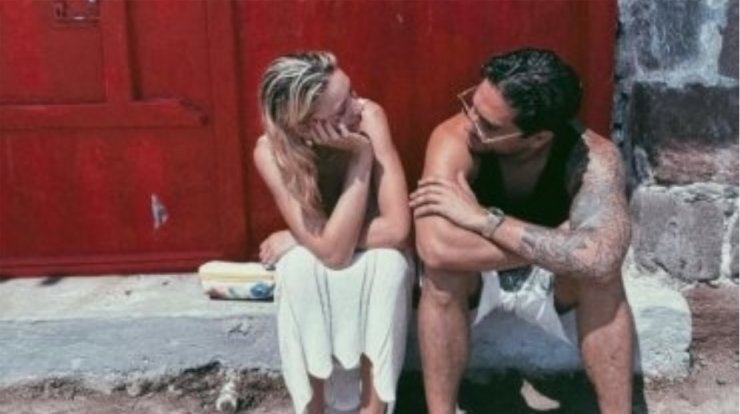 Χρήστος Μάστορας: Άλλαξε στίχο τραγουδιού για χάρη της συντρόφου του - H on stage αφιέρωση