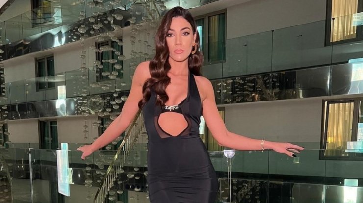 Ήβη Αδάμου: Τα υβριστικά σχόλια που δέχθηκε επειδή τραγούδησε στα τουρκικά [βίντεο]