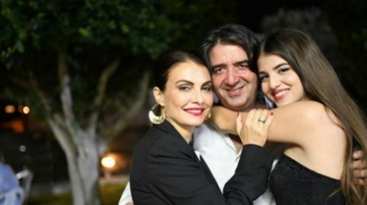 Συγκινημένη και περήφανη η Χριστίνα Παυλίδου για την κόρη της, Αντιγόνη [εικόνα]