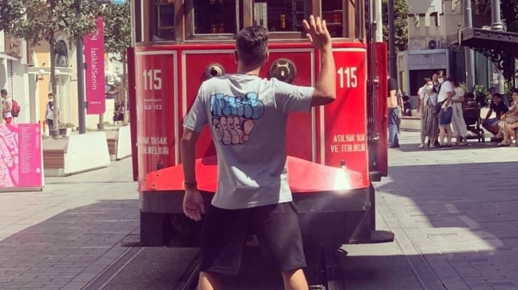 Κύπριος ηθοποιός αποκαλύπτει πως δέχθηκε πρόταση για να συμμετάσχει στο "Big Brother" [βίντεο]