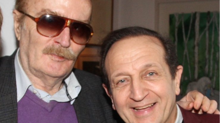 Ο Σπύρος Μπιμπίλας ξεκαθαρίζει για την ανάρτηση περί αιφνίδιου θανάτου του  Ντίνου Καρύδη