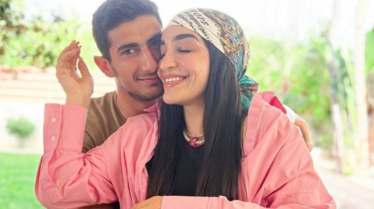 Άντρεα Νικολάου Παναγή για αναρτήσεις στα social media: "Μου αρέσει να ρωτάω τη γνώμη του συζύγου μου" [βίντεο]